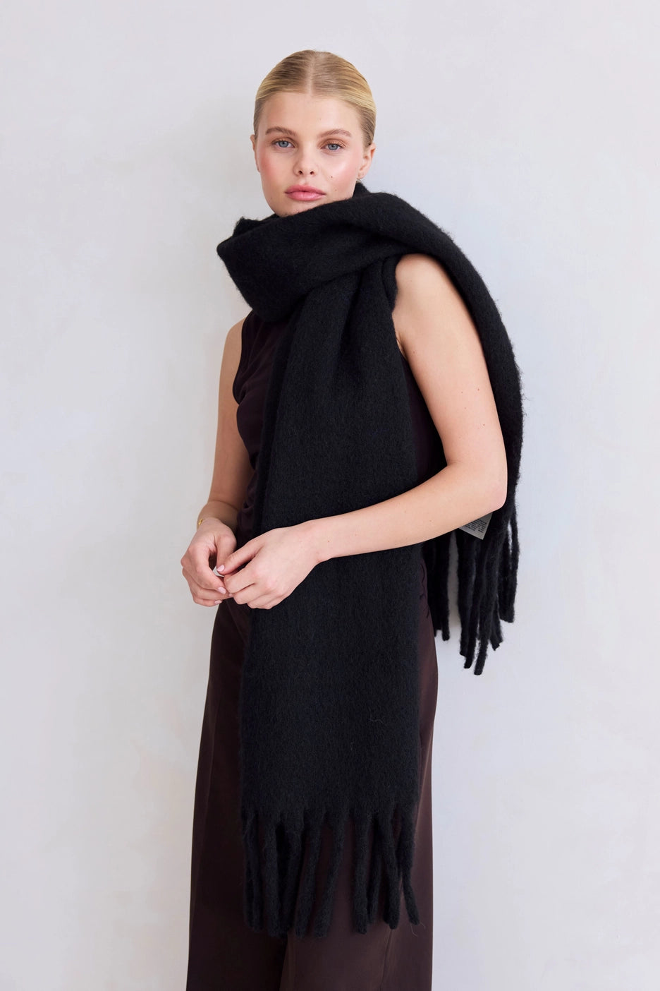 The Reykjavik Scarf with RWS Wool - Black