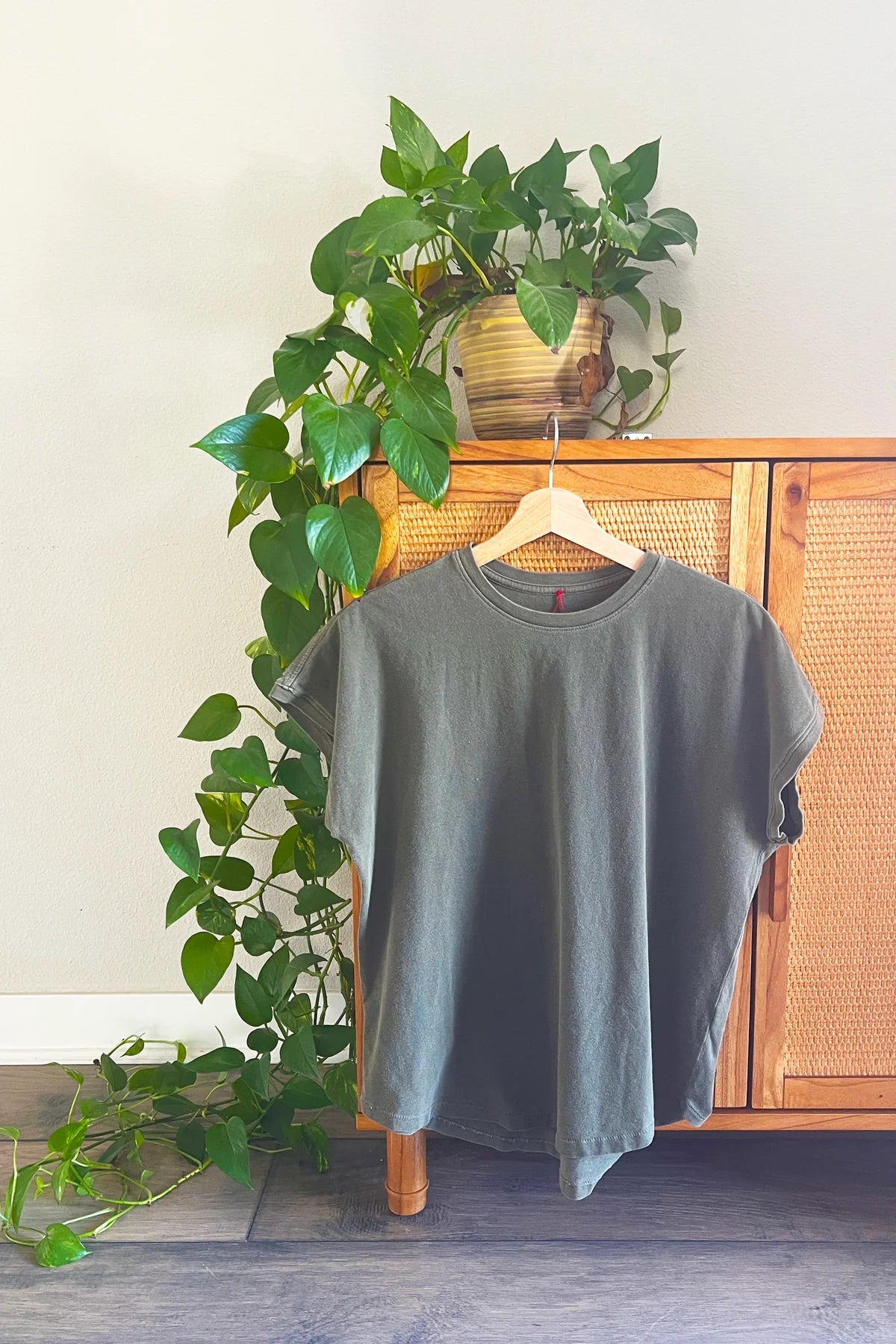 Ease Tee - Army Green