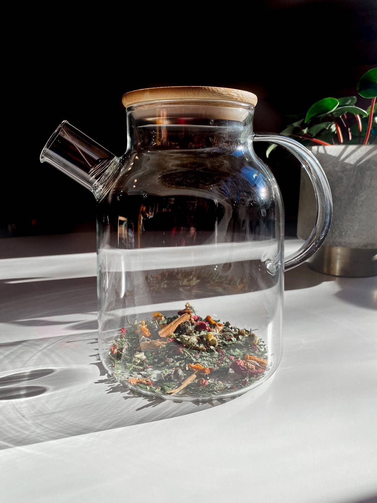 Teapot with Bamboo Lid - 1.8L / 60oz | Borosilicate Glass