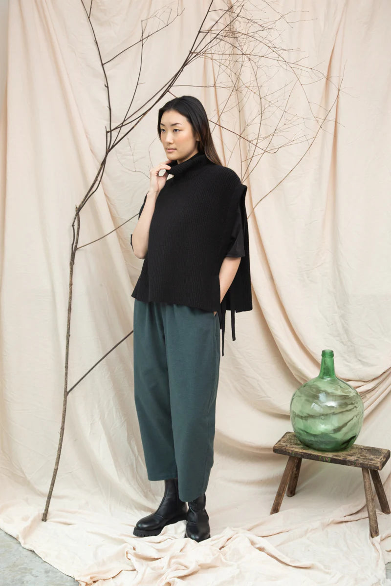 Kanon Recycled Wool Knitted Vest - Black