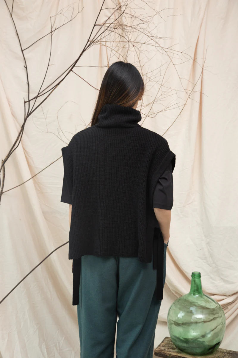 Kanon Recycled Wool Knitted Vest - Black
