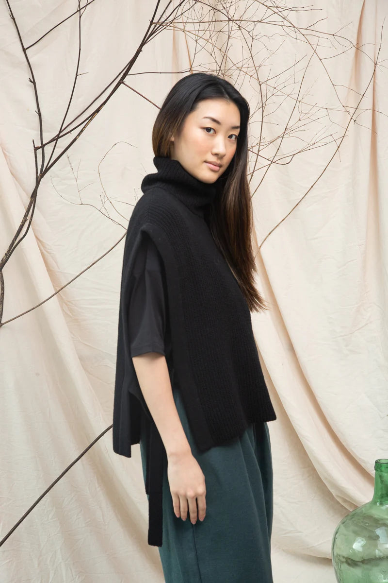 Kanon Recycled Wool Knitted Vest - Black