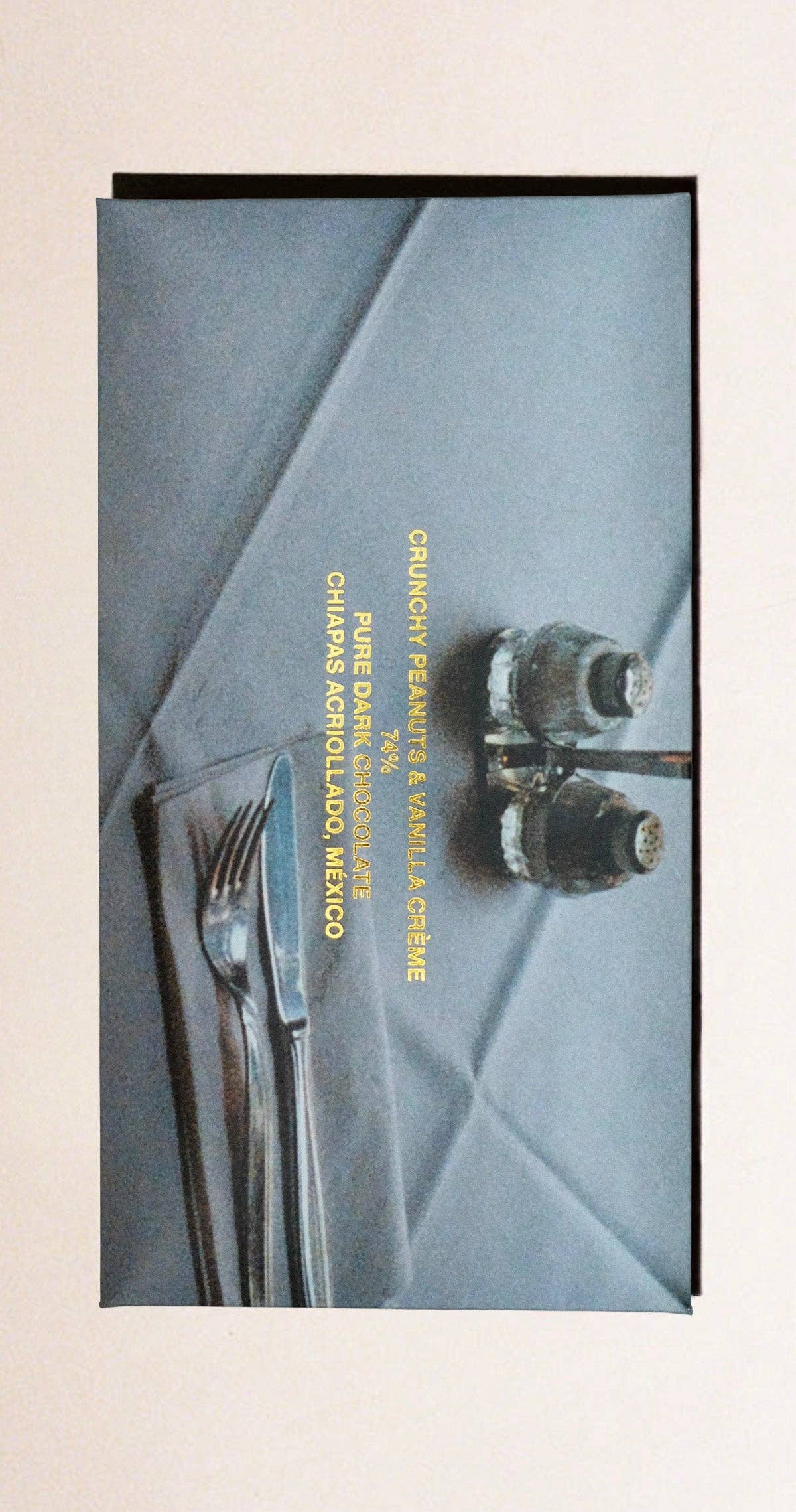 Casa Bosques Chocolate: CRUNCHY PEANUTS & VANILLA CREME 74%