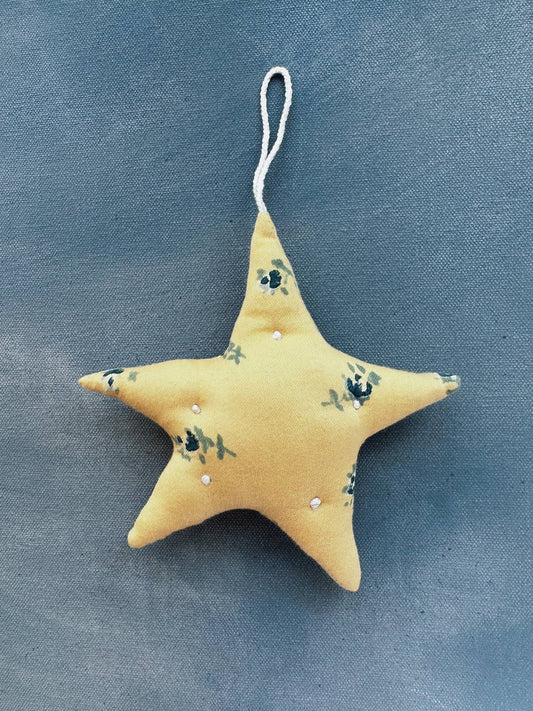 Star Ornament - Ditsy Rose Straw
