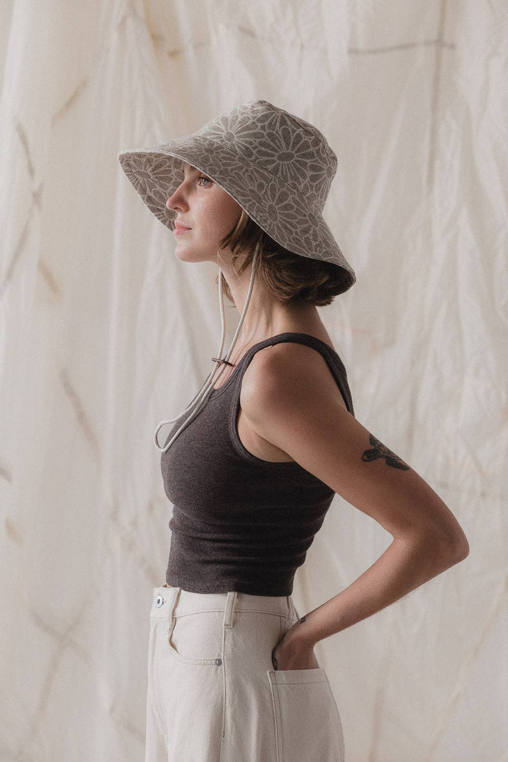 Gardener's Hat in Daisy Jacquard Linen