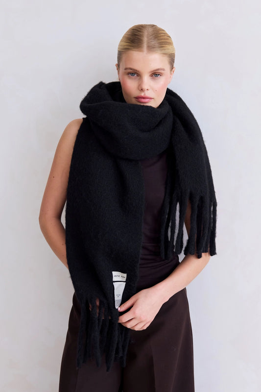 The Reykjavik Scarf with RWS Wool - Black