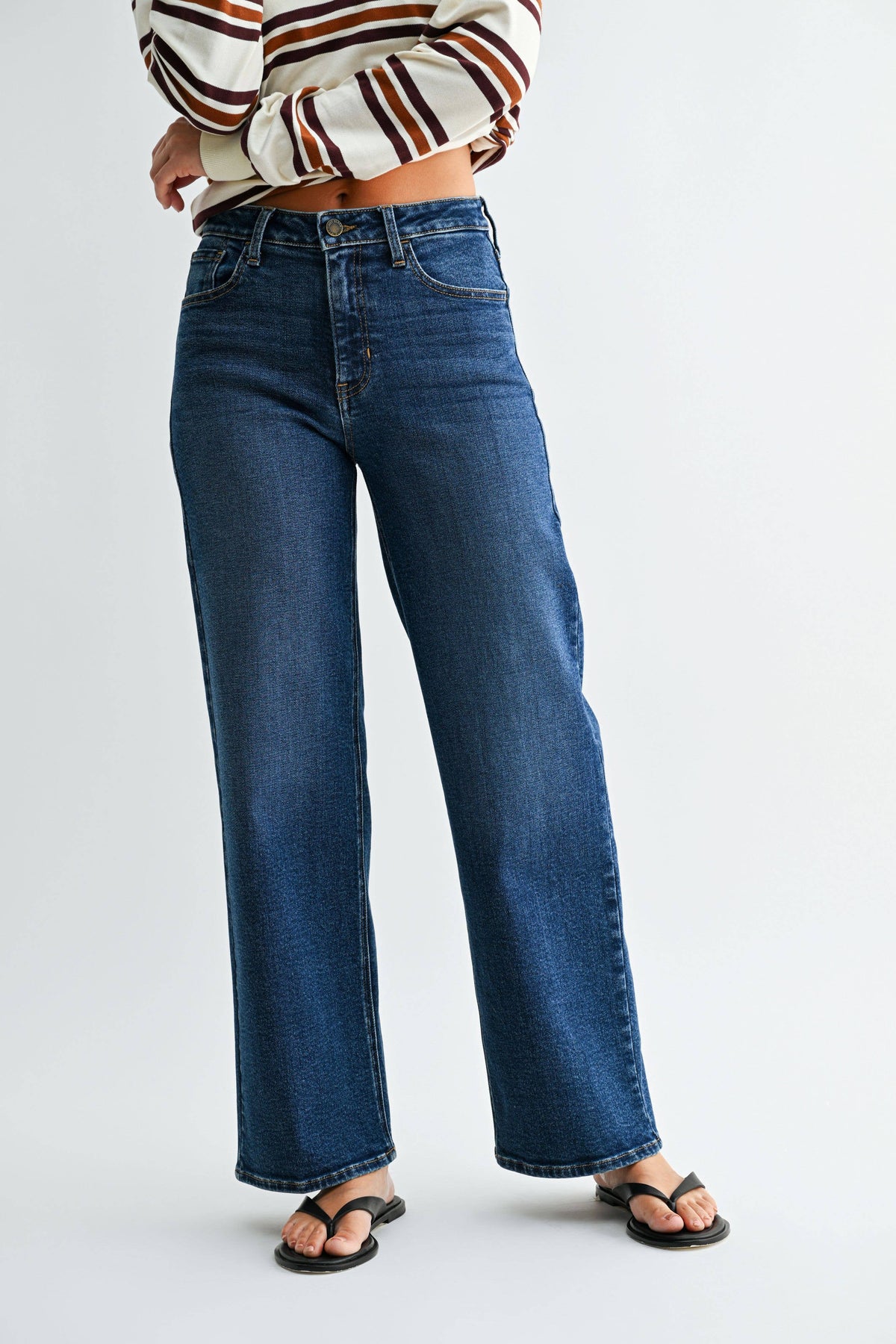 Classic Mid-Rise Straight - Dark Denim