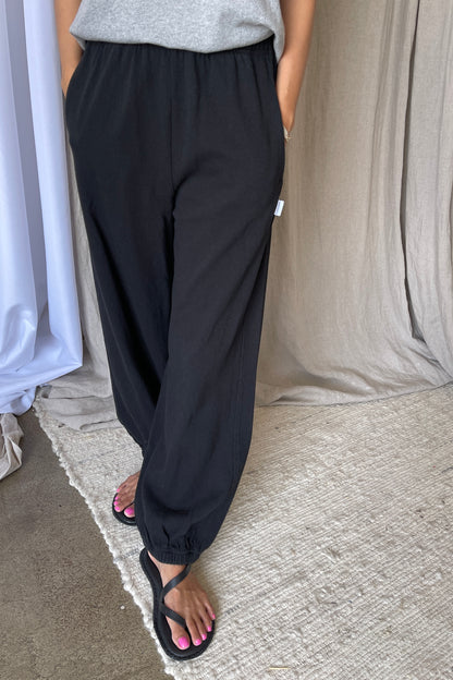 PREORDER Balloon Pants - Black