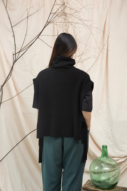 Kanon Recycled Wool Knitted Vest - Black