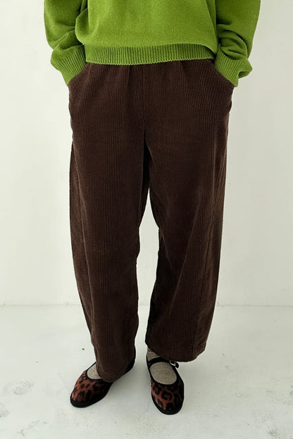 Soft Corduroy Arc Pants - Brown