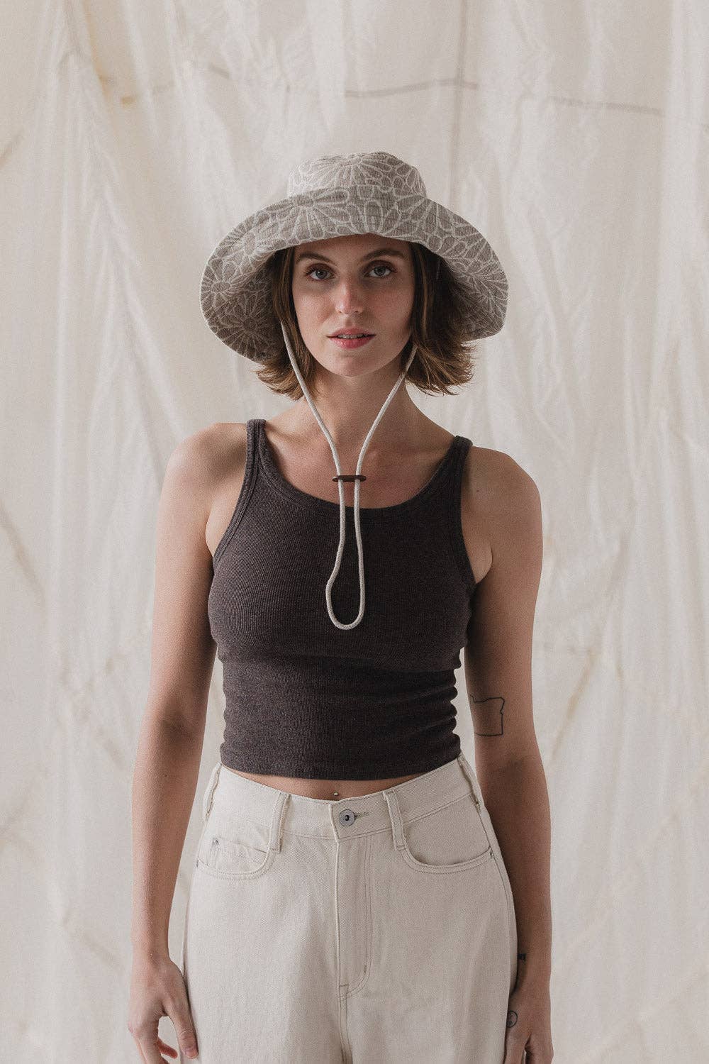 Gardener's Hat in Daisy Jacquard Linen