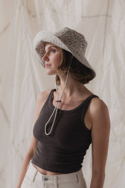 Gardener's Hat in Daisy Jacquard Linen